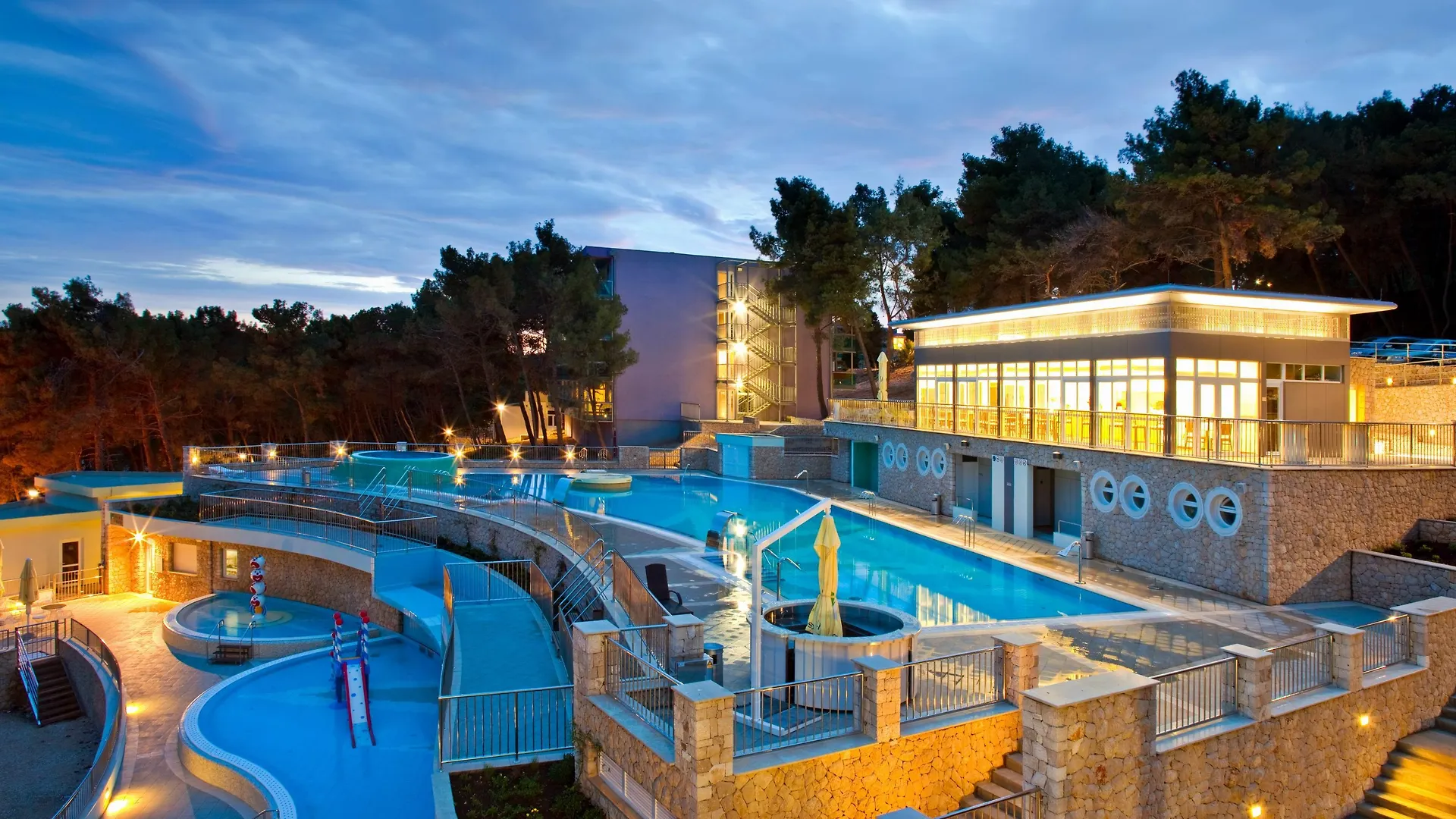 Family Hotel Vespera Мали-Лошинь 4*,